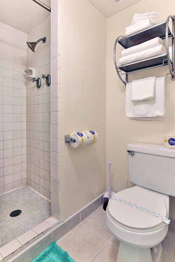 City View Studio With Pool Access In Aloha Surf! Honolulu Exterior foto